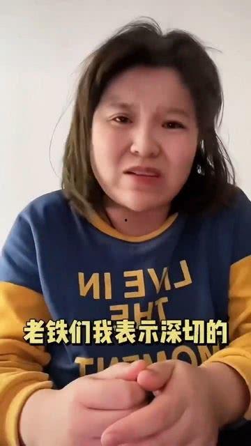 网红吃瓜红领巾,揭秘网络红人的幕后故事  第2张